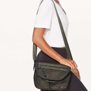 Lululemon Festival II Bag Olive